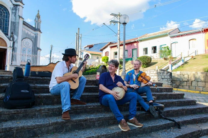 Zaravi, trio de música instrumental brasileira